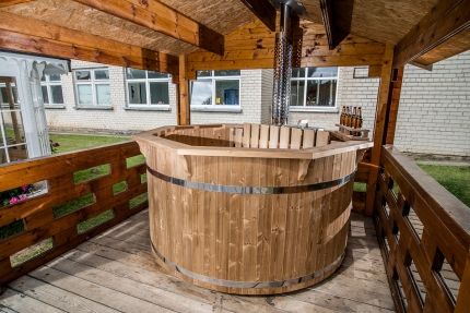 Ø 1.9m Hot Tub From Thermo Wood